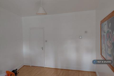 1 bedroom flat to rent, Rokesly Avenue, London, N8