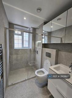 1 bedroom in a flat share to rent, Warwick House, London, NW3
