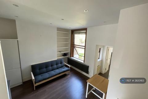 2 bedroom flat to rent, London, London, NW10