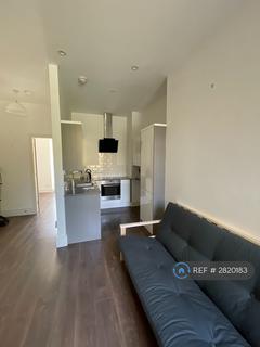 2 bedroom flat to rent, London, London, NW10