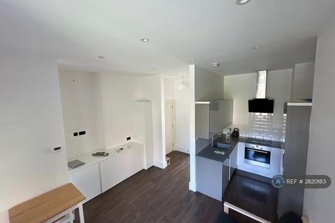 2 bedroom flat to rent, London, London, NW10