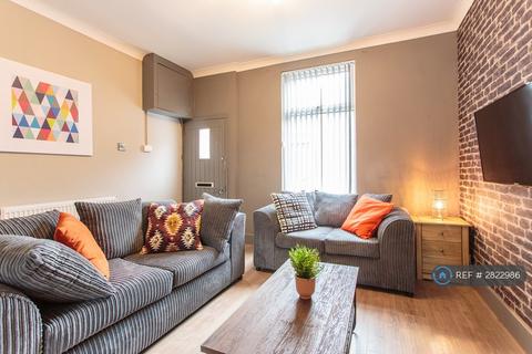 3 bedroom semi-detached house to rent, Portman St, Middlesbrough, TS1