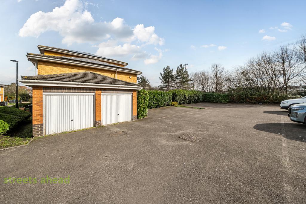 076493dd-2494-490...