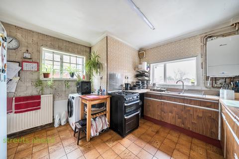 4 bedroom end of terrace house for sale, Bensham Manor Road, Thornton Heath, CR7