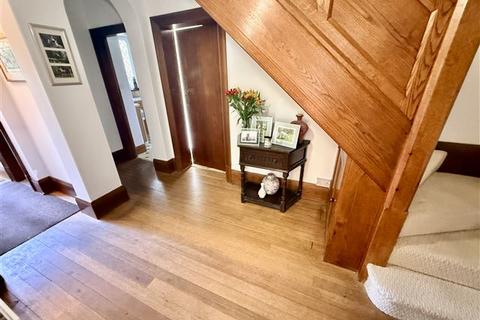 4 bedroom detached house for sale, Upper Brighton Road, Worthing, West Sussex, BN14 9HY