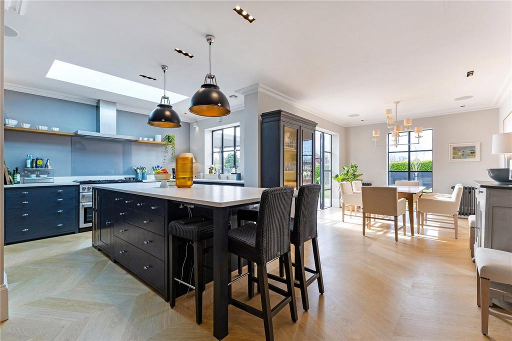 Kitchen/Dining Area