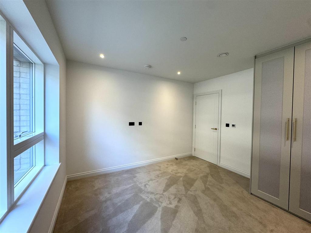 Bedroom 2 pic 7.jpeg