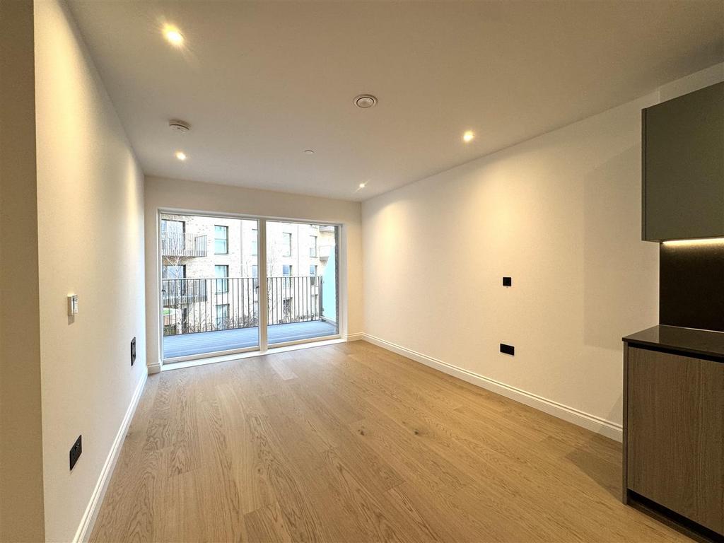 Living Area pic 3.jpeg