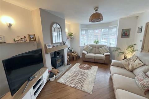 3 bedroom semi-detached house for sale, Kirkdale Crescent, Sheffield, S13 9LG