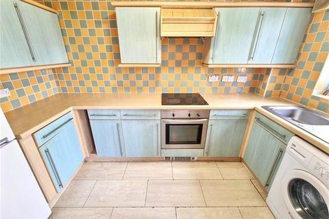 2 bedroom flat to rent, Ridley Close, Barking