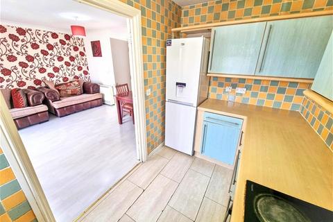 2 bedroom flat to rent, Ridley Close, Barking