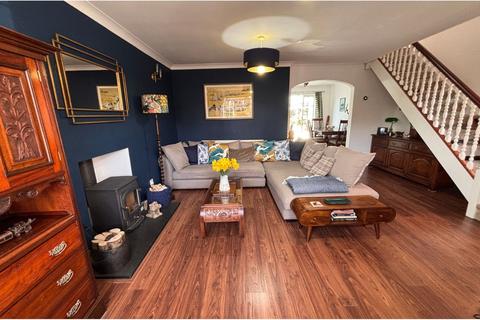 4 bedroom detached house for sale, Woodlark Gardens, Petersfield, GU31