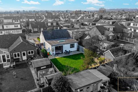 3 bedroom semi-detached bungalow for sale, Nutcombe Crescent, Rochford, SS4