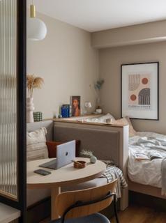Studio to rent, First Way