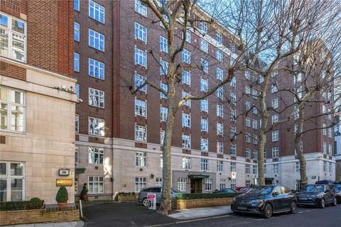 Chesterfield Gardens, London, W1J