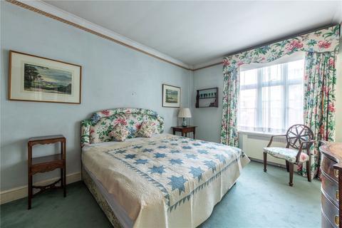 2 bedroom apartment for sale, Chesterfield Gardens, London, W1J