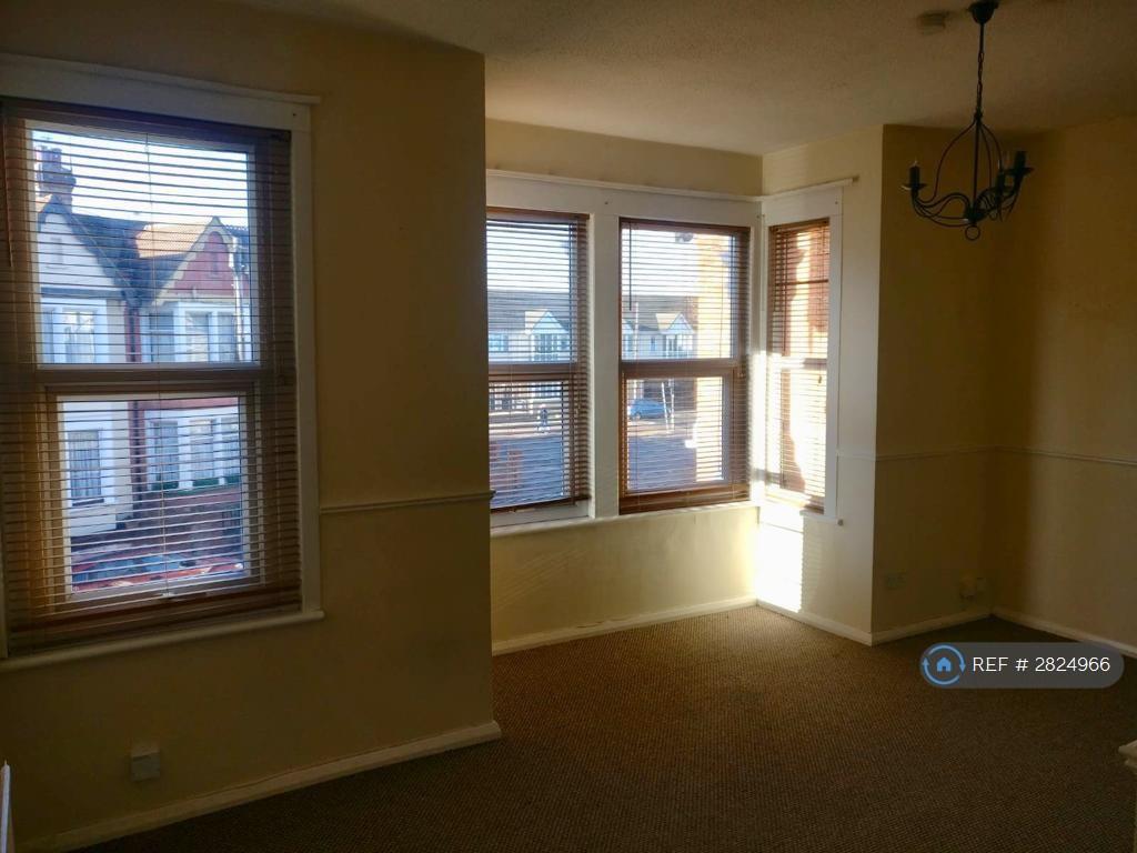 Lounge With Bay Window