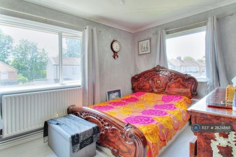 undefined, Sheringham Avenue, Romford, RM7