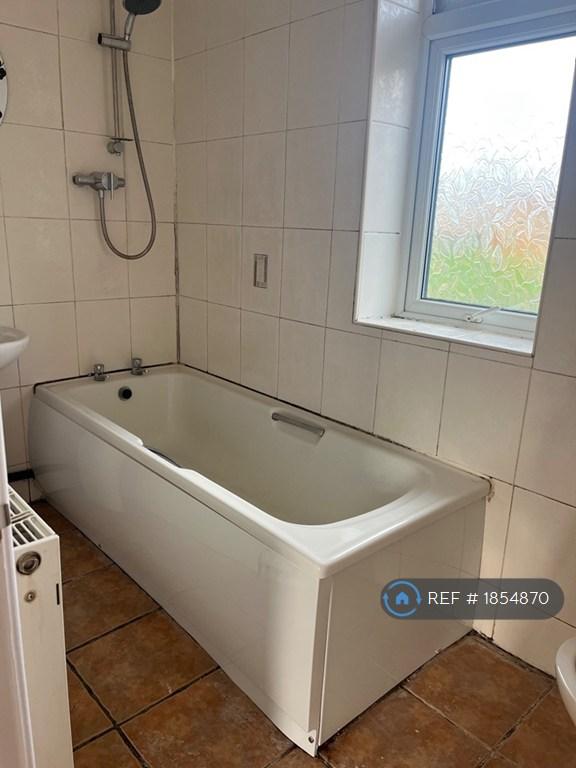 Bathroom / Shower