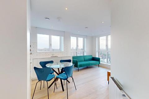 2 bedroom flat to rent, Beverley Way