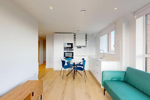 2 bedroom flat to rent, Beverley Way