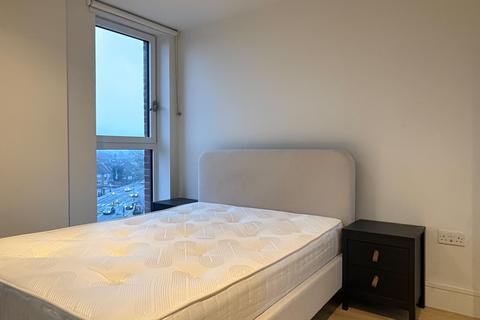 2 bedroom flat to rent, Beverley Way