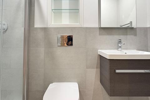 2 bedroom flat to rent, Beverley Way