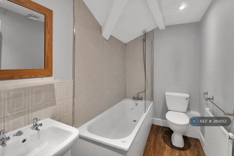 2 bedroom flat to rent, Aigburth Road, Liverpool, L17