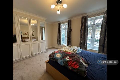 undefined, Courtenay Avenue, Sutton, SM2