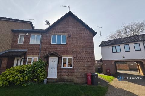 1 bedroom end of terrace house to rent, Bruce Close, Slough, SL1