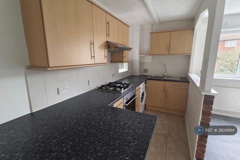 1 bedroom end of terrace house to rent, Bruce Close, Slough, SL1