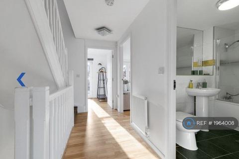 4 bedroom semi-detached house to rent, Lindsey Drive, Maidenhead, SL6