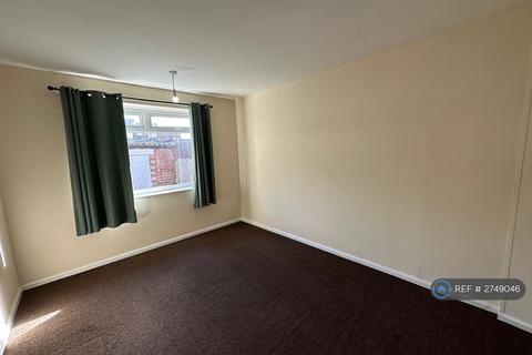 3 bedroom semi-detached house to rent, Heather Gardens, Leeds, LS13