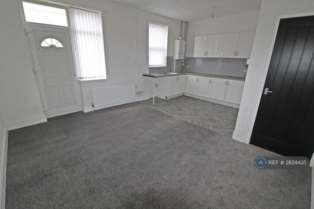 Kitchen &amp; Dining