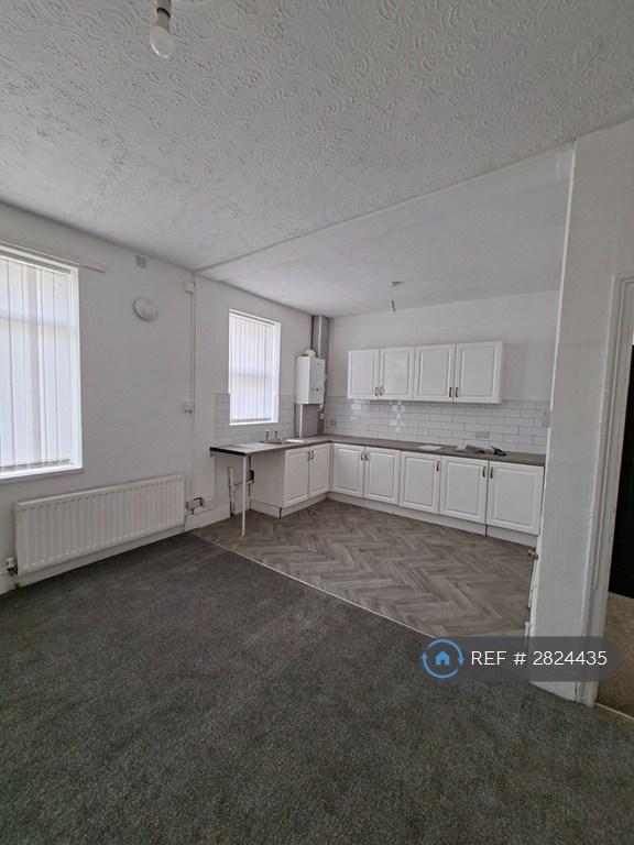 Kitchen &amp; Dining