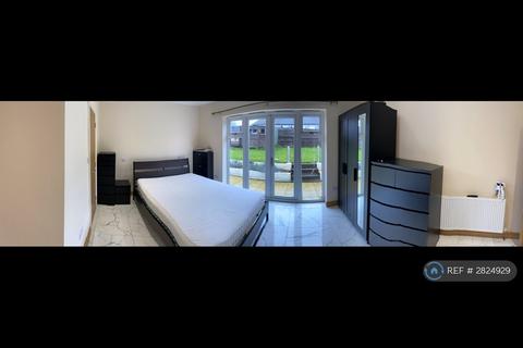 undefined, Charter Road, Kingston Upon Thames, KT1