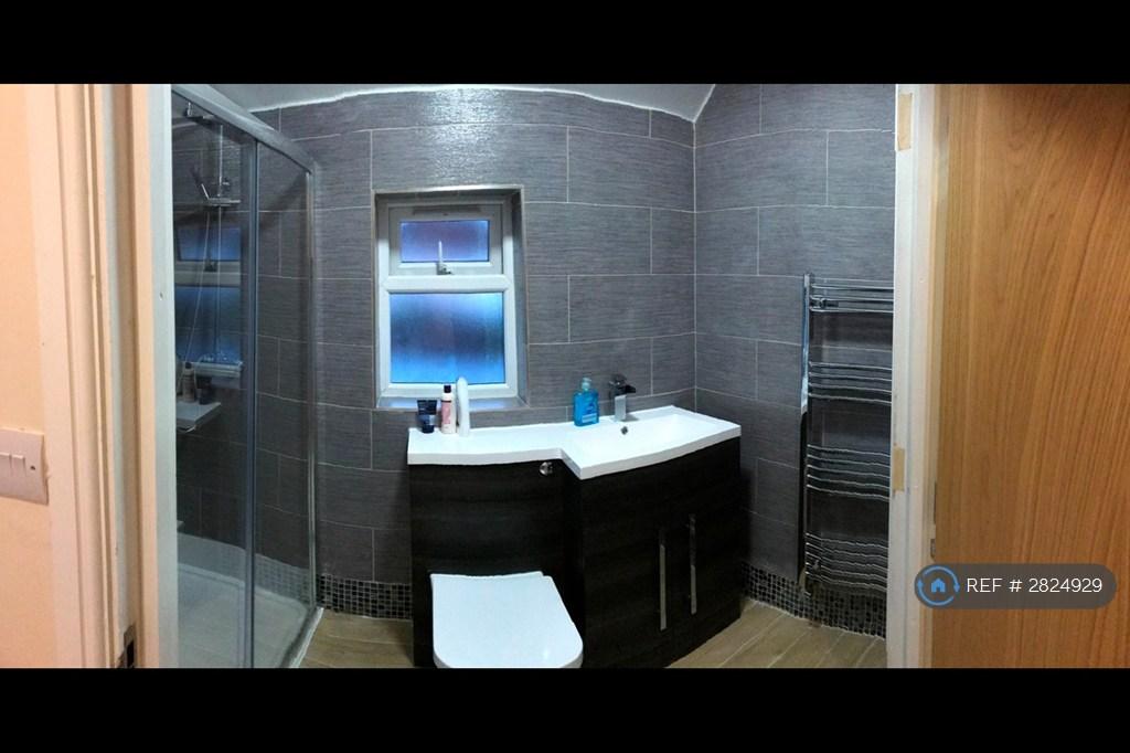 Bathroom Upstairs