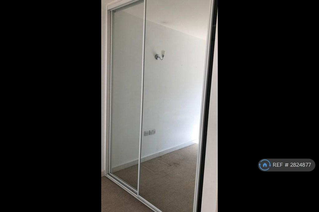 Inbuilt Wardrobe