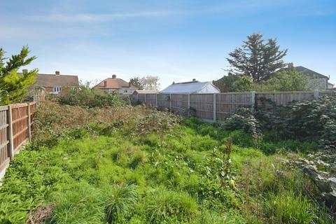 3 bedroom semi-detached house for sale, Chepstow Avenue, Hornchurch, RM12