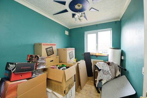 3 bedroom semi-detached house for sale, Chepstow Avenue, Hornchurch, RM12