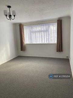 2 bedroom flat to rent, Lonsdale Close, Pinner, HA5