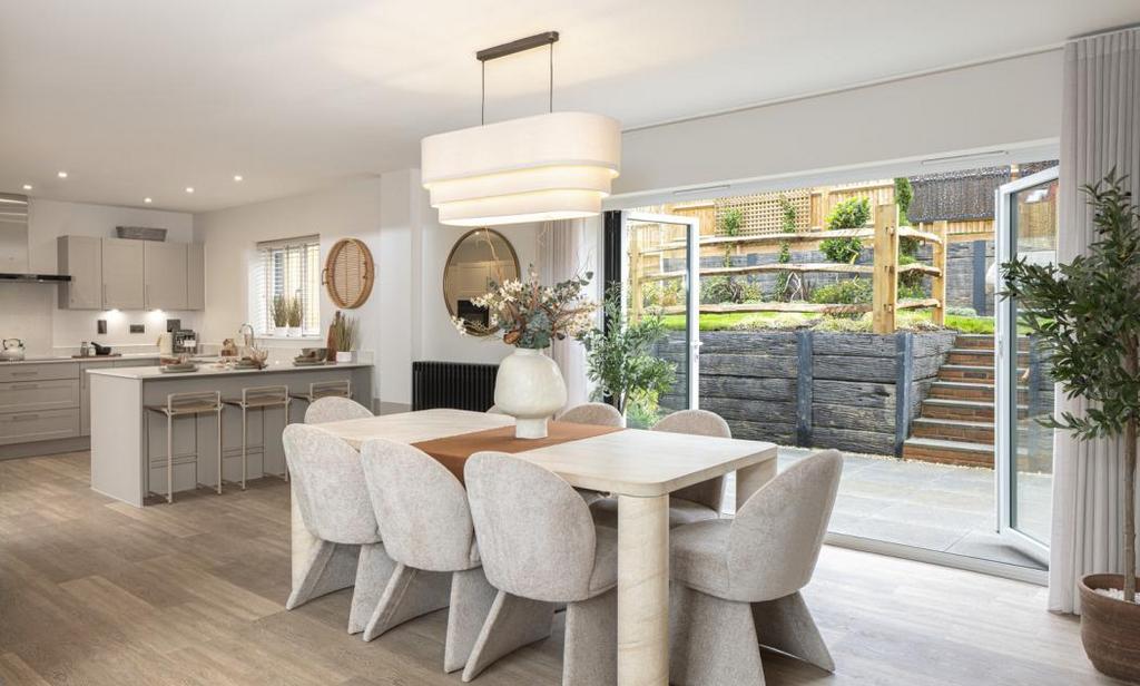 Dandara - The Russetts - The Sycamore, Home 23