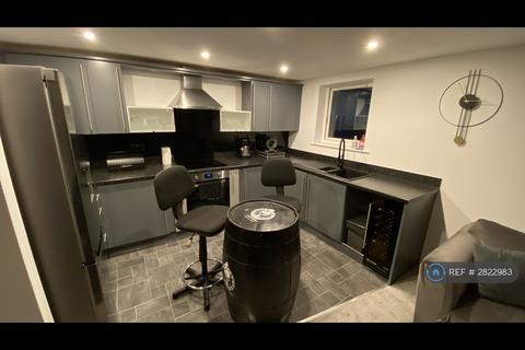 undefined, Elmira Way, Manchester, M5