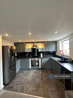3 bedroom flat to rent, Elmira Way, Manchester, M5