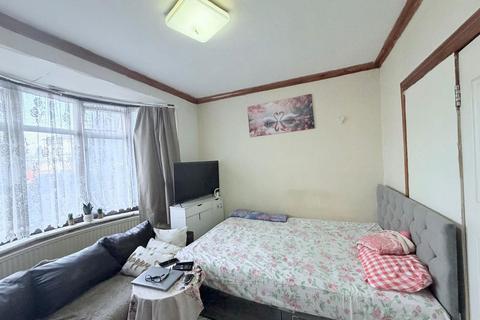 1 bedroom flat to rent, Devonshire Road, Southall, UB1 2XR