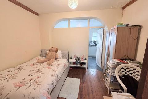 1 bedroom flat to rent, Devonshire Road, Southall, UB1 2XR