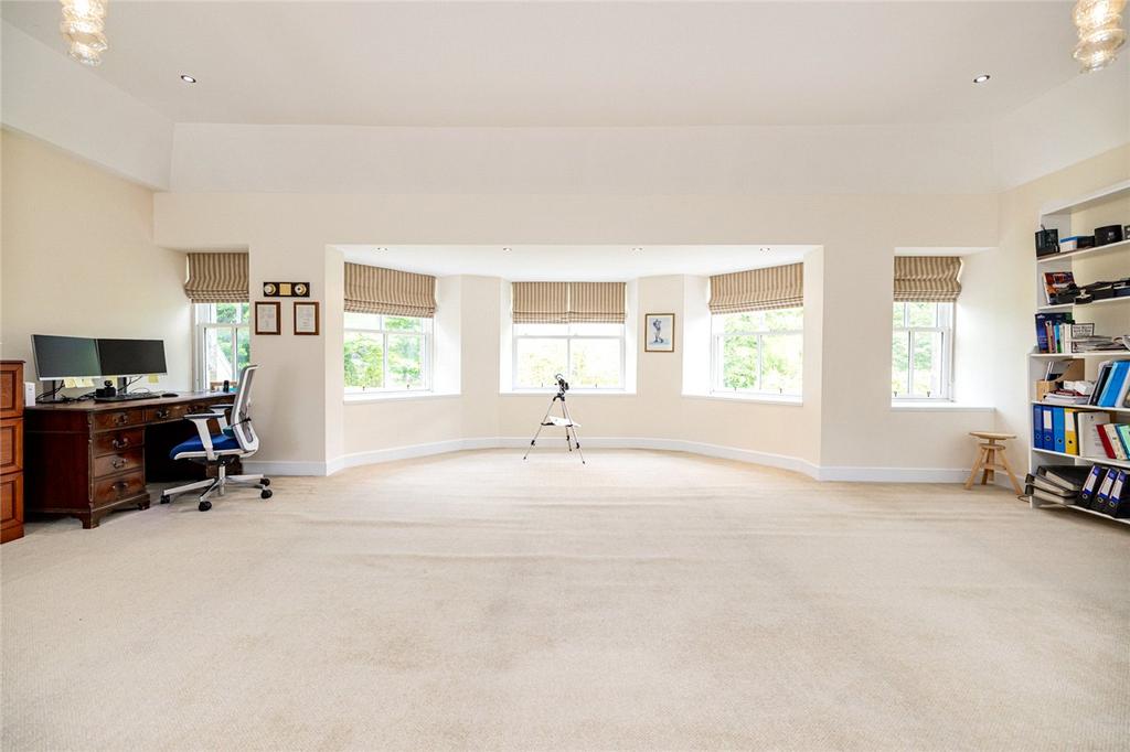Bedroom / Office