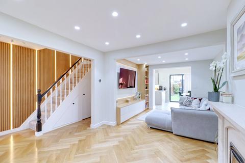 3 bedroom semi-detached house for sale, Elmer Gardens, Rainham RM13