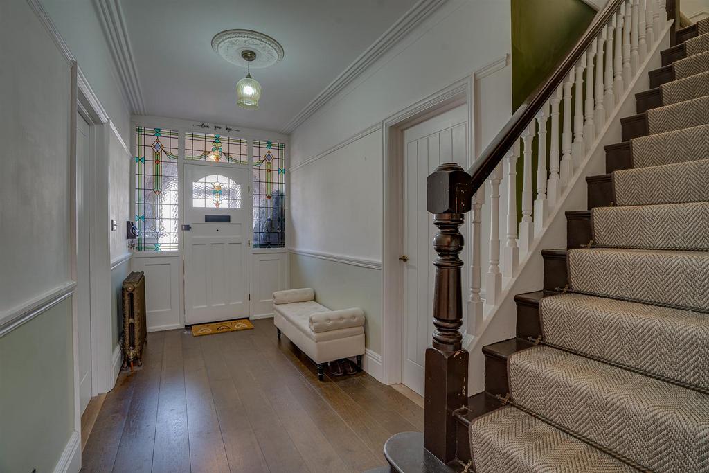 Hallway (1).jpg