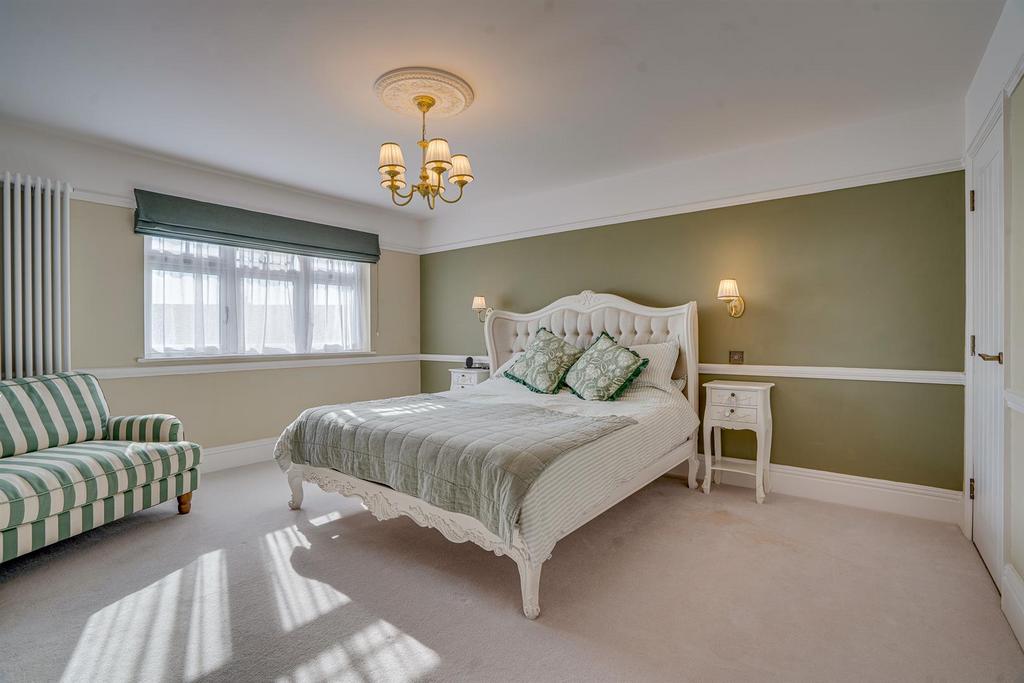 Bedroom 1 (1).jpg